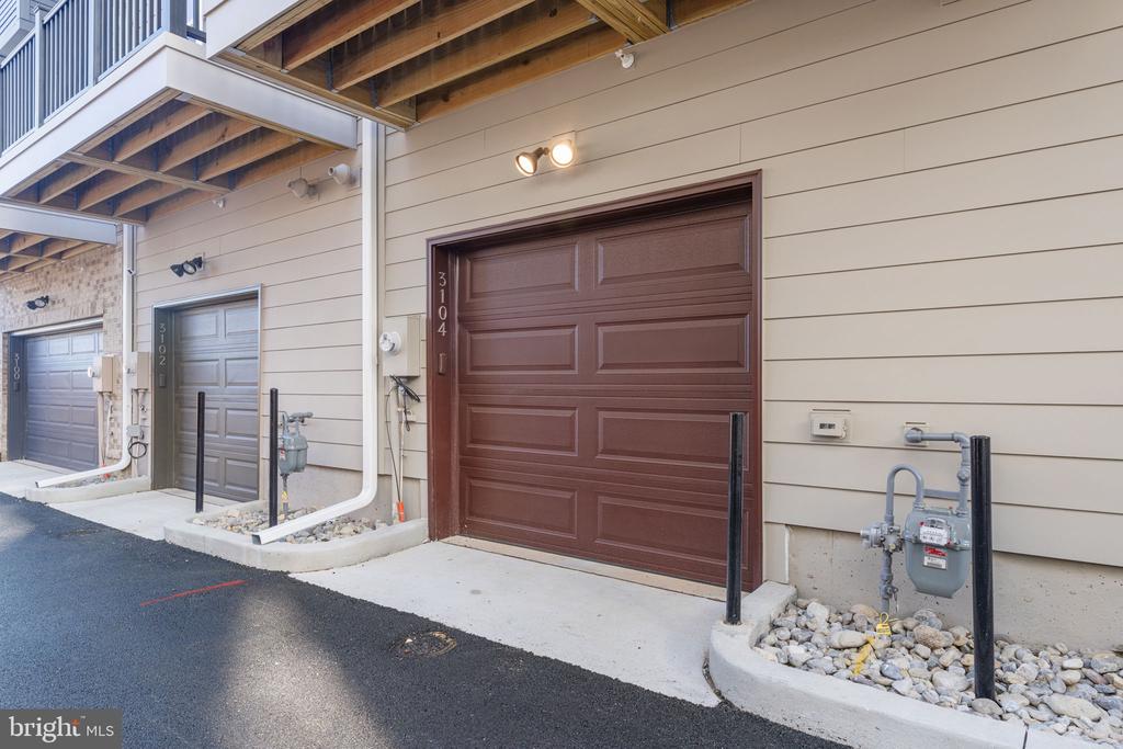 3104 CAMBER PLACE