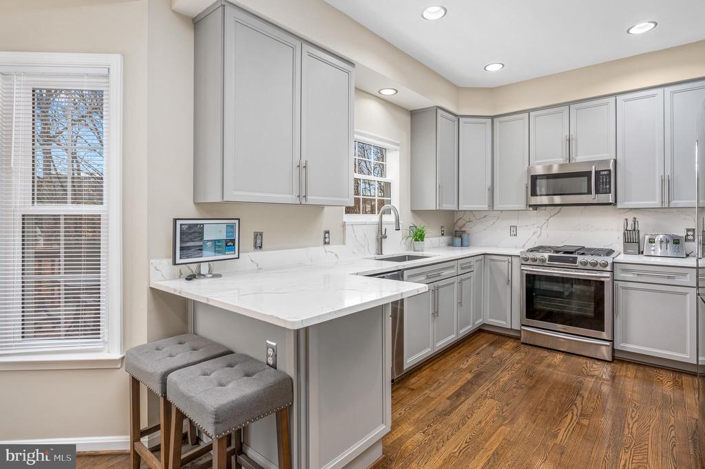47527 Sharpskin Island Sq
