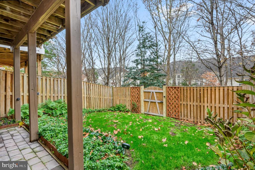 47527 Sharpskin Island Sq