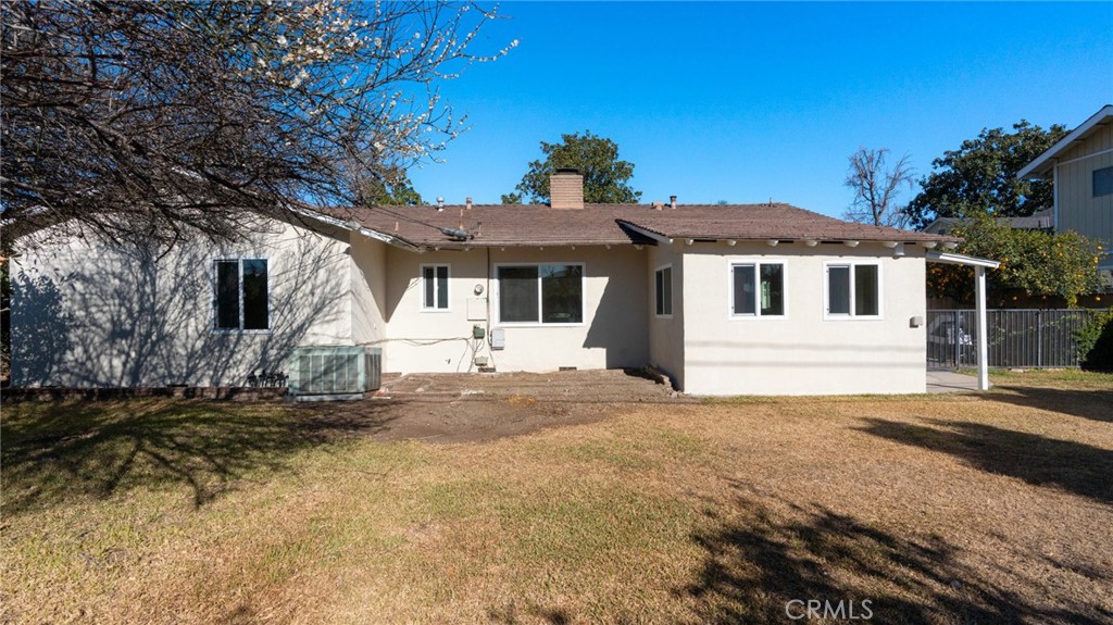 306 E Wistaria Avenue