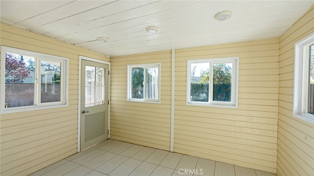 306 E Wistaria Avenue