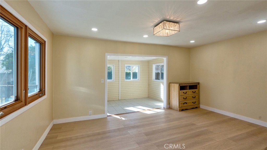 306 E Wistaria Avenue