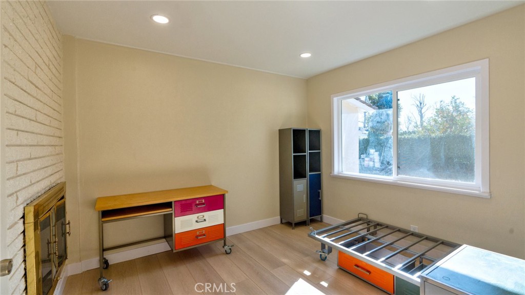 306 E Wistaria Avenue