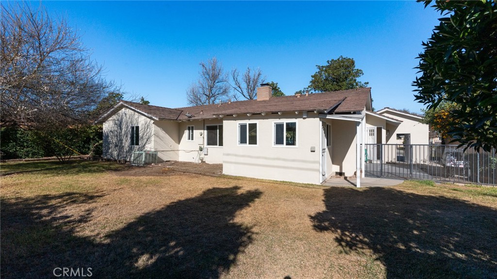 306 E Wistaria Avenue