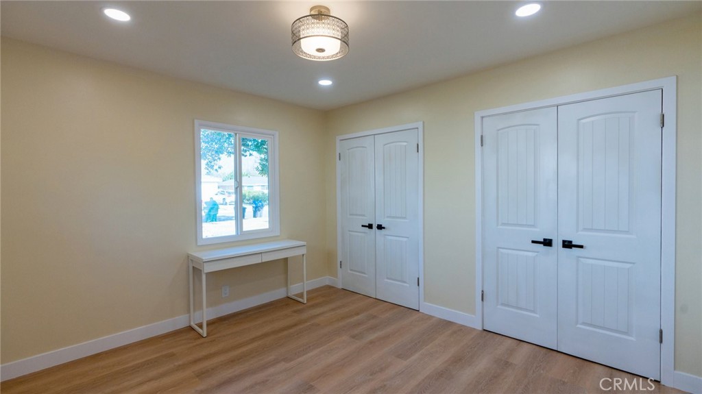 306 E Wistaria Avenue