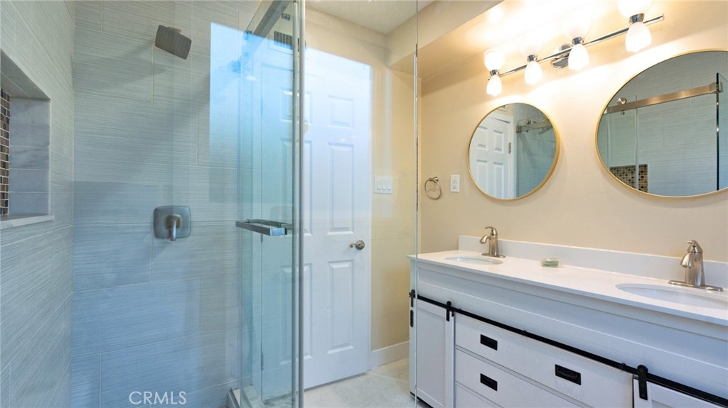 306 E Wistaria Avenue