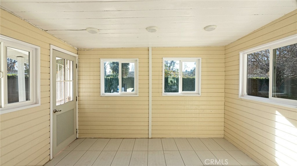 306 E Wistaria Avenue