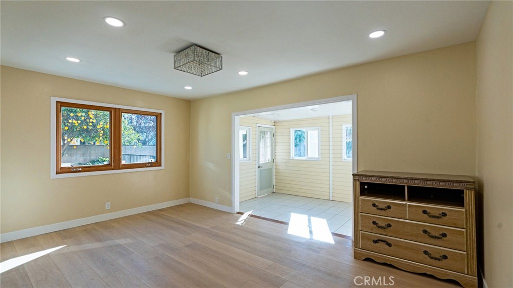 306 E Wistaria Avenue