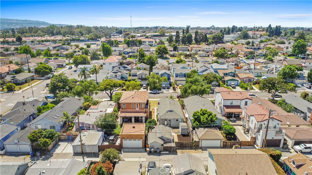 1912 Gramercy Avenue