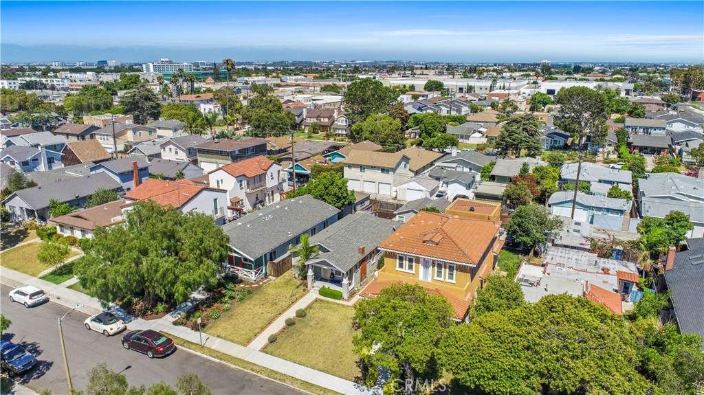 1912 Gramercy Avenue