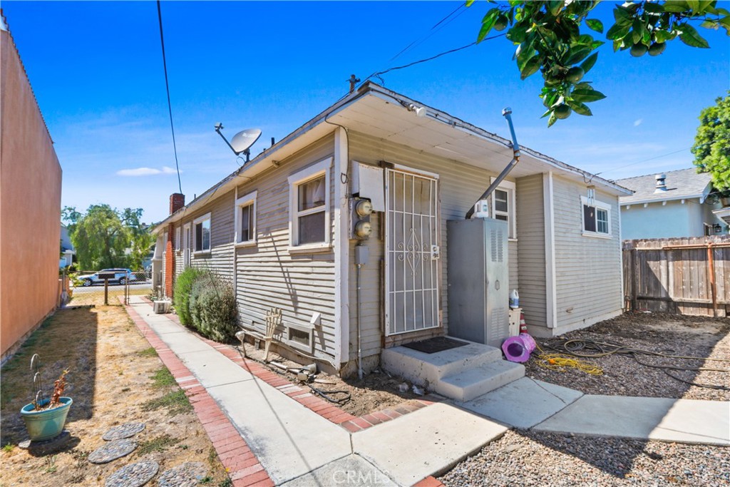 1912 Gramercy Avenue