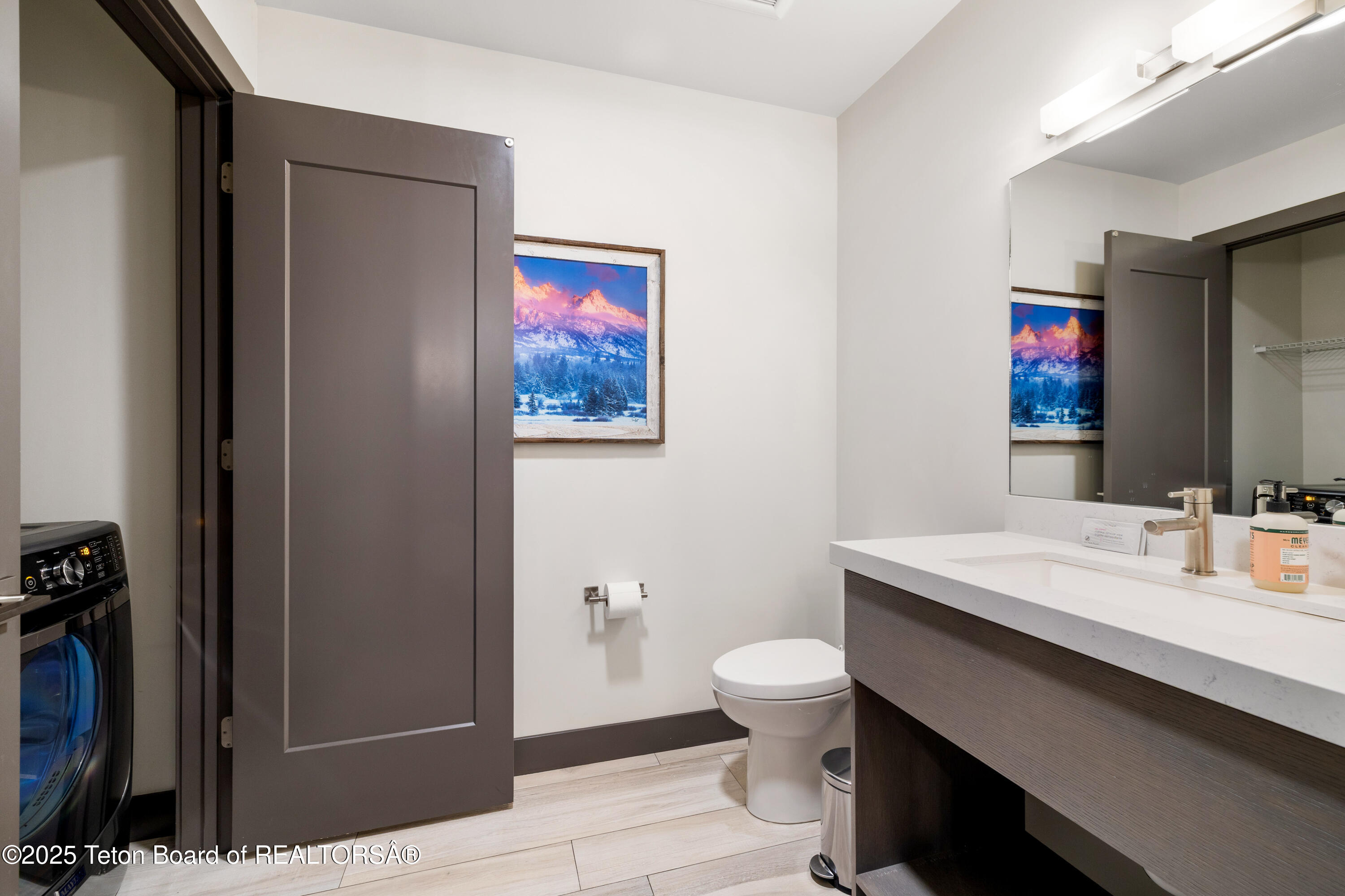 150 W SIMPSON Avenue 405