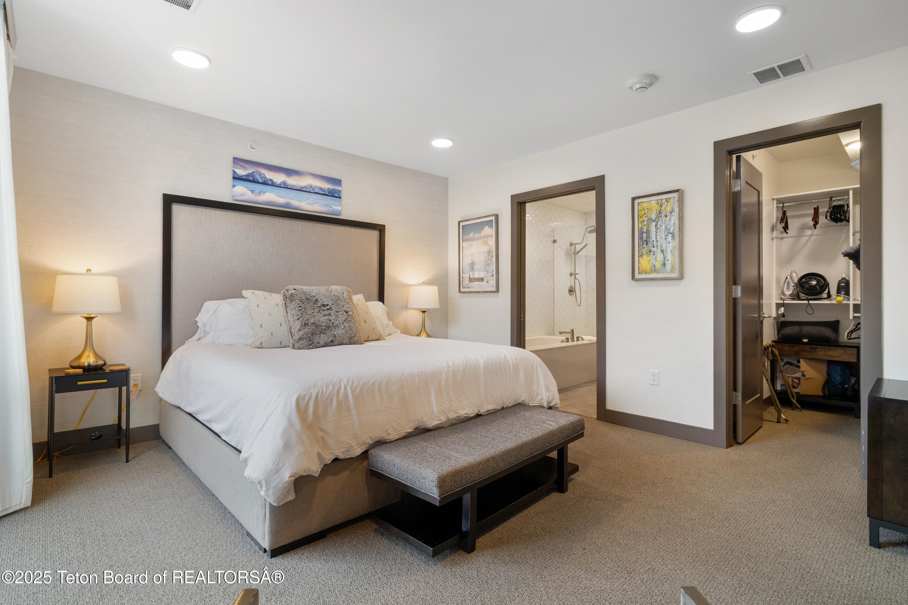 150 W SIMPSON Avenue 405