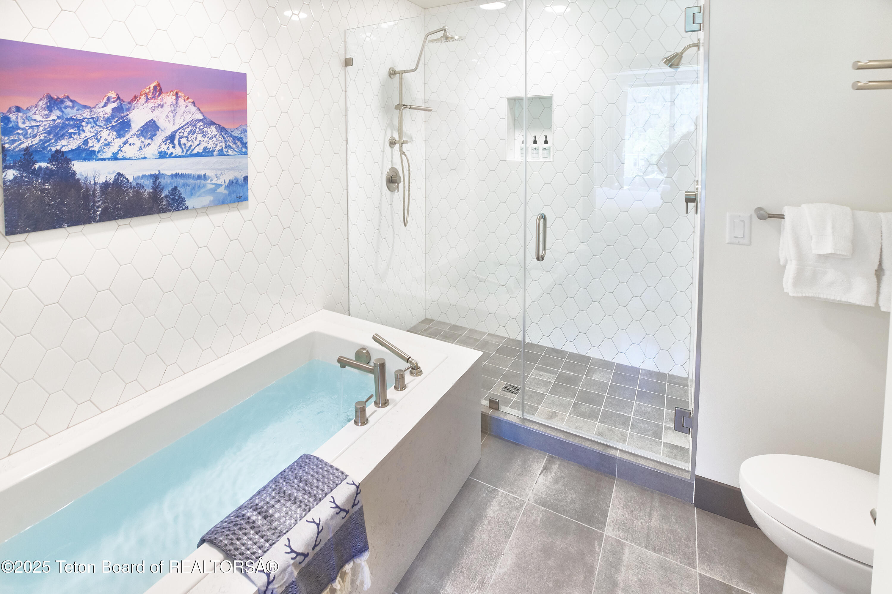 150 W SIMPSON Avenue 405