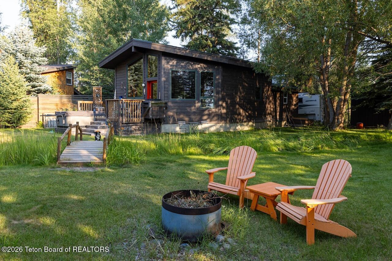 4293 W LEEPER Lane