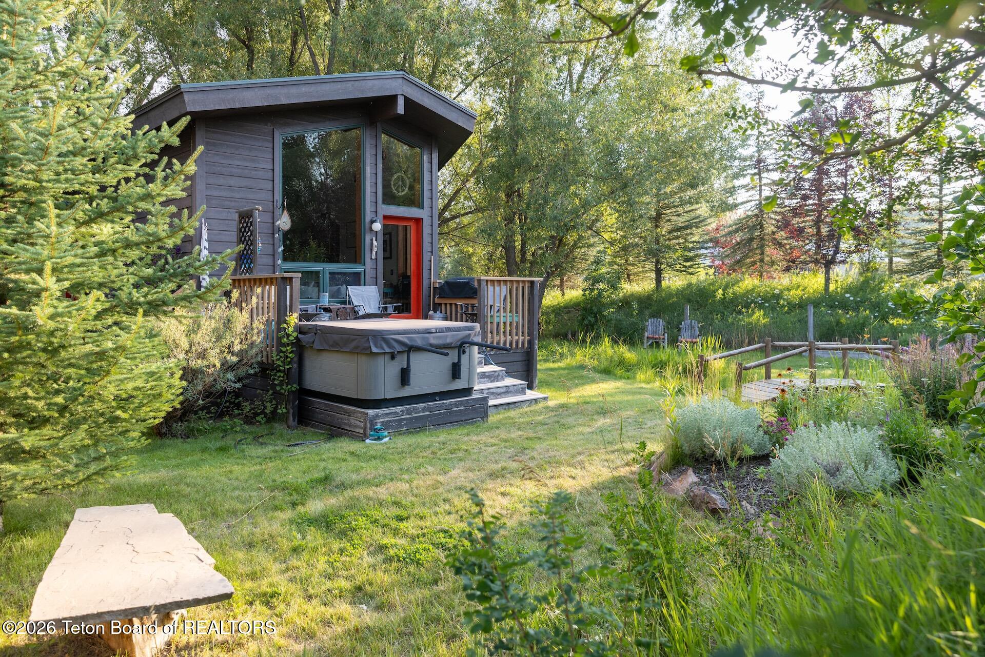 4293 W LEEPER Lane
