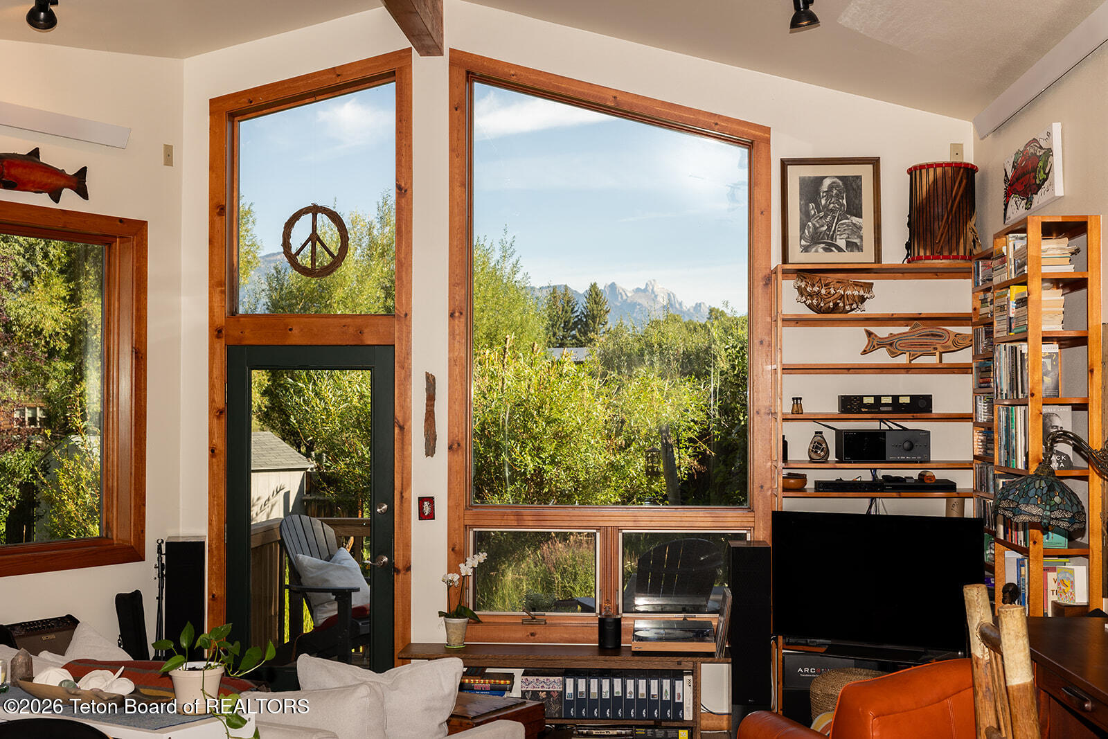 4293 W LEEPER Lane
