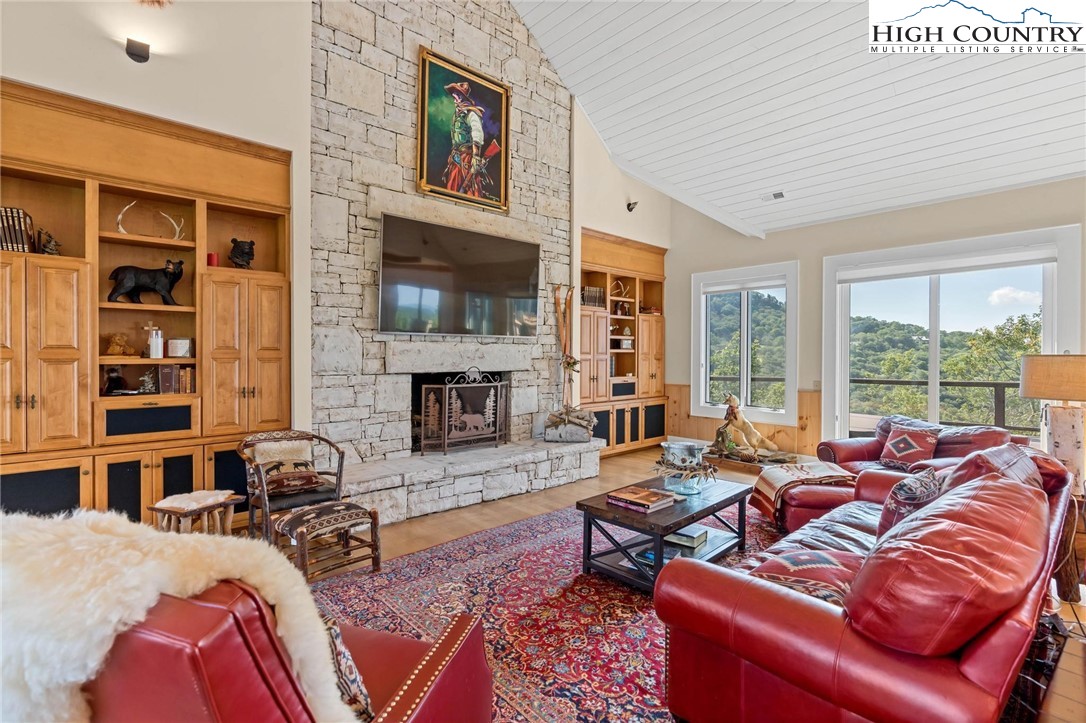 1705 Forest Ridge Drive