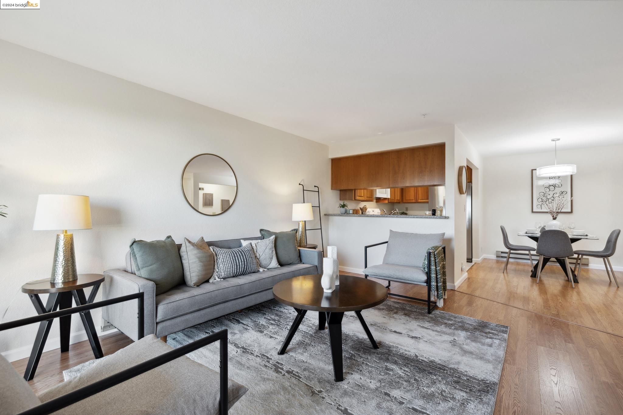 417 Evelyn Ave # 203