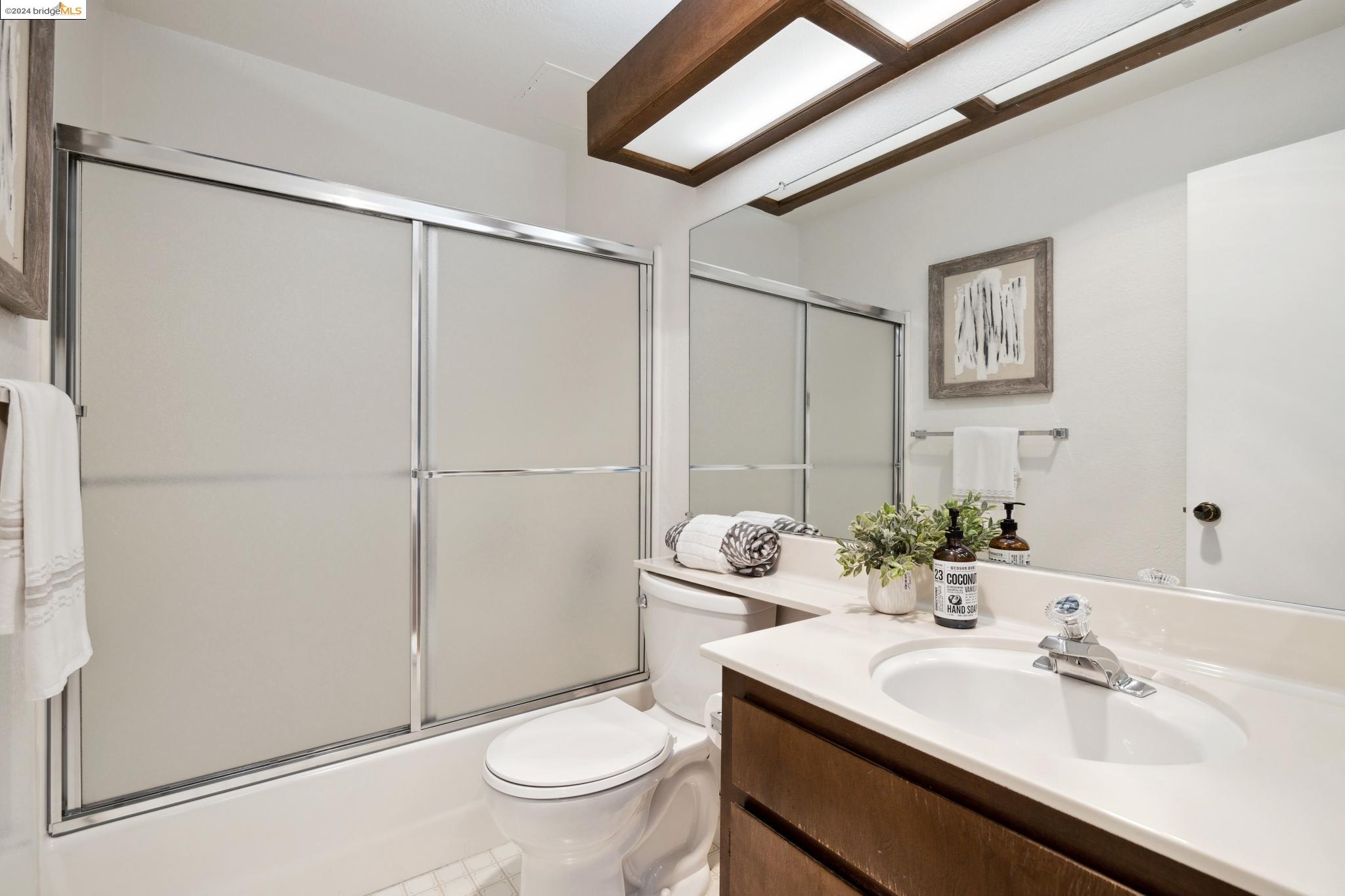 417 Evelyn Ave # 203
