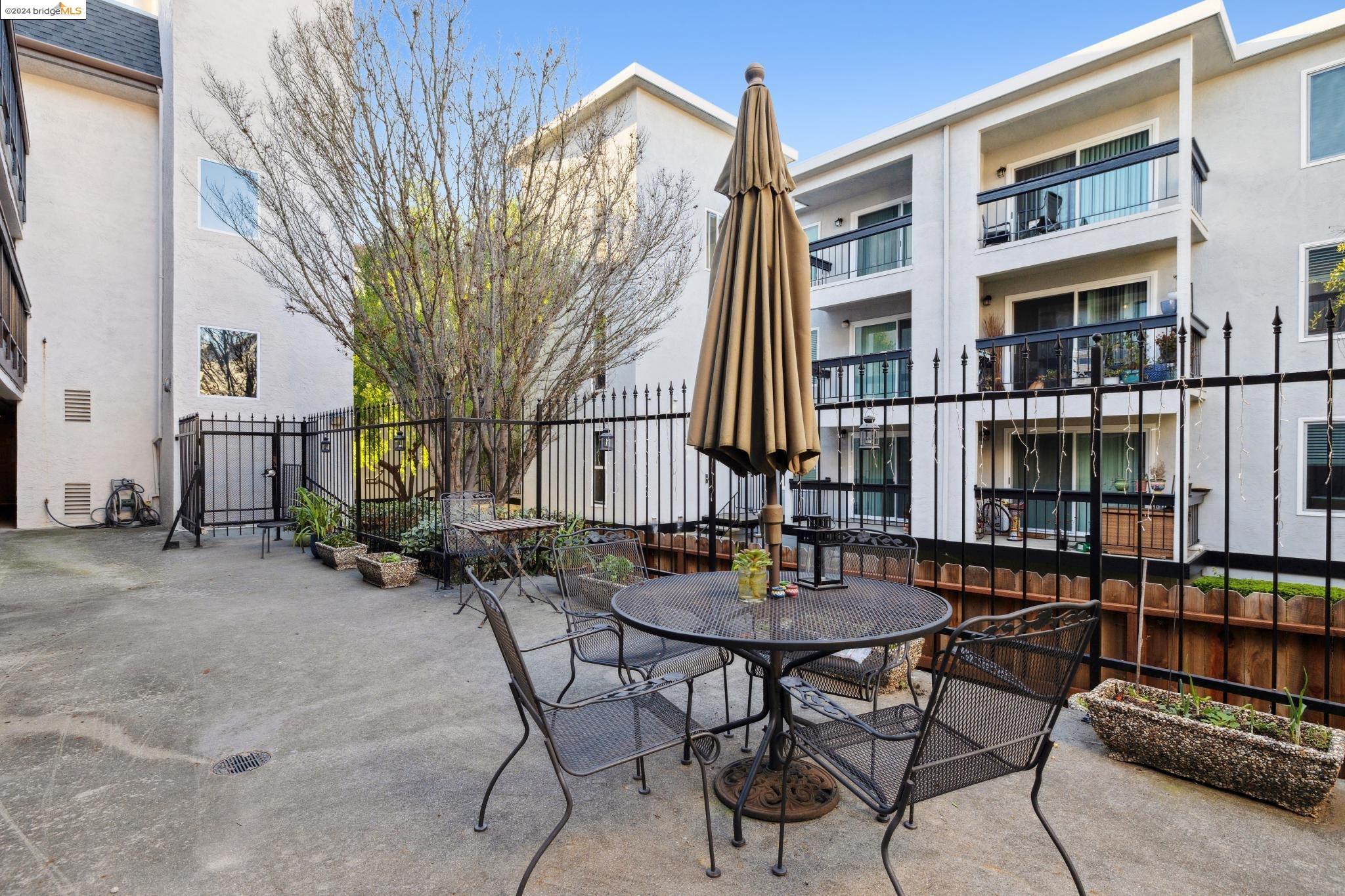 417 Evelyn Ave # 203