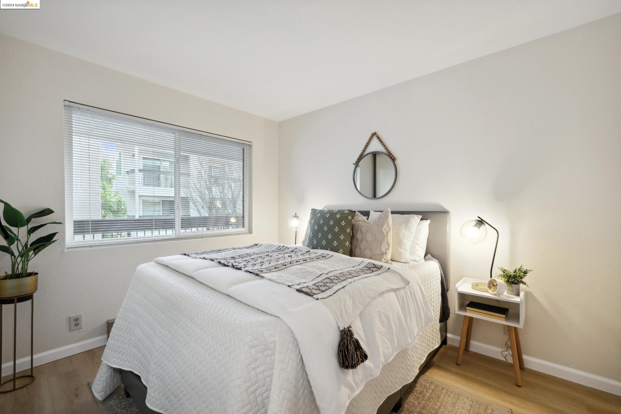 417 Evelyn Ave # 203
