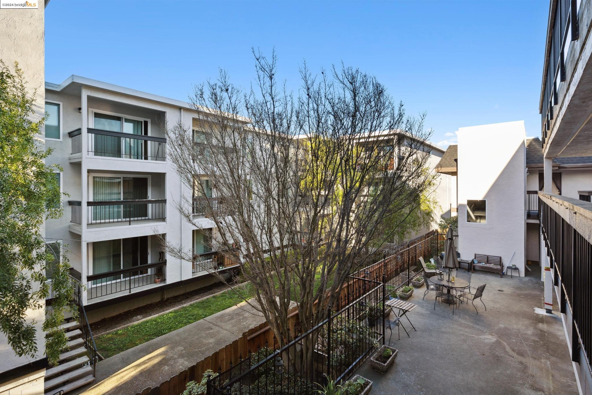 417 Evelyn Ave # 203