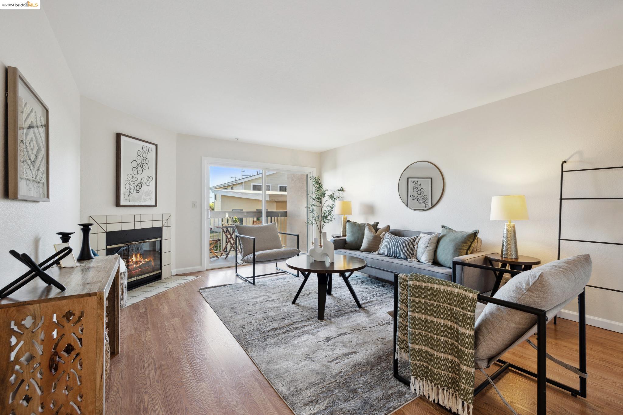 417 Evelyn Ave # 203