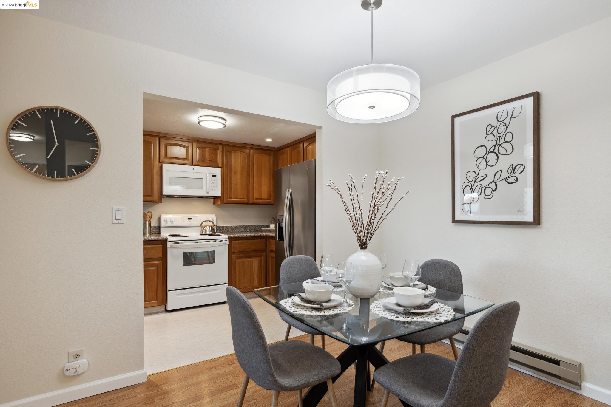 417 Evelyn Ave # 203
