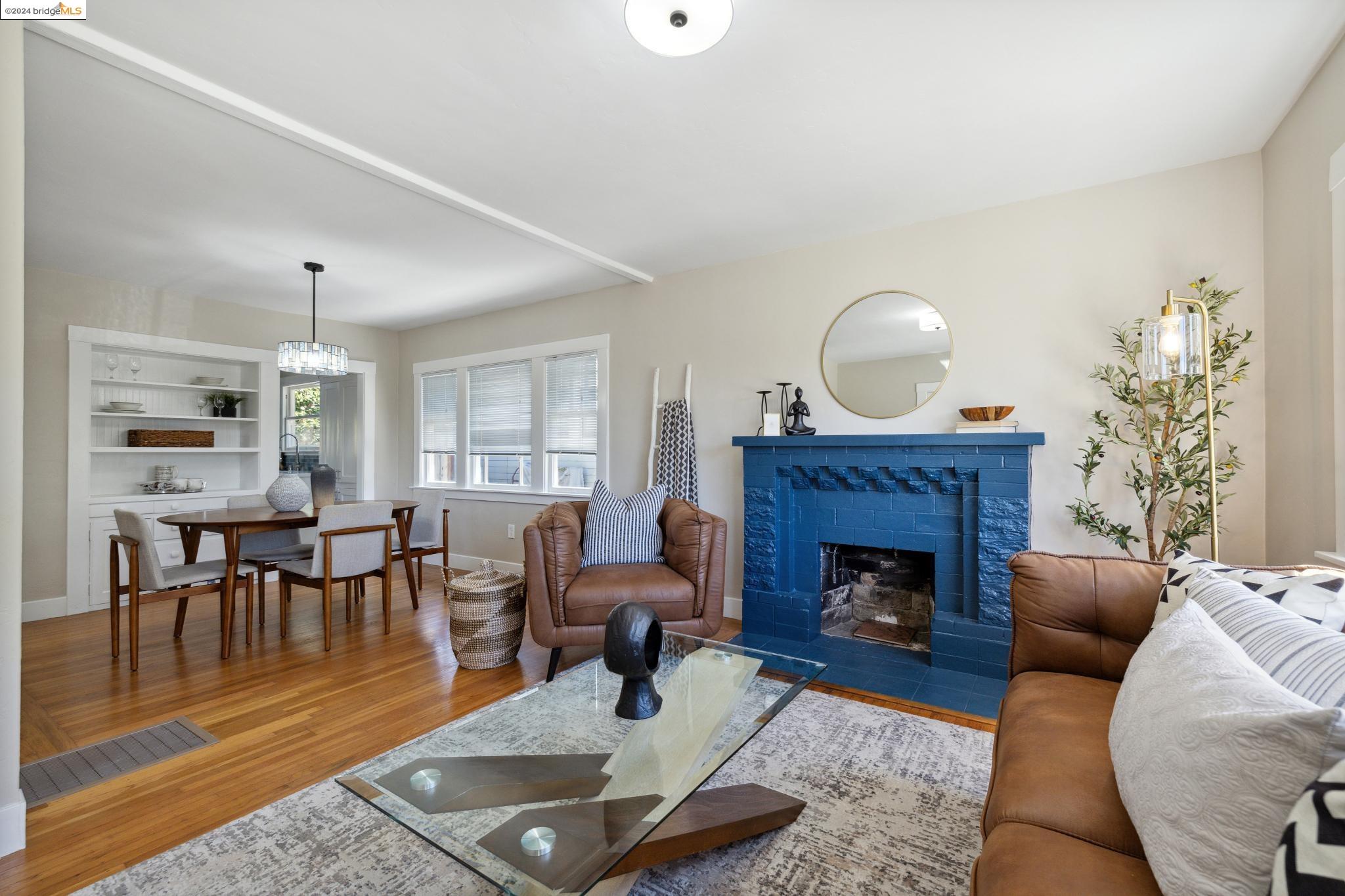 737 Neilson St