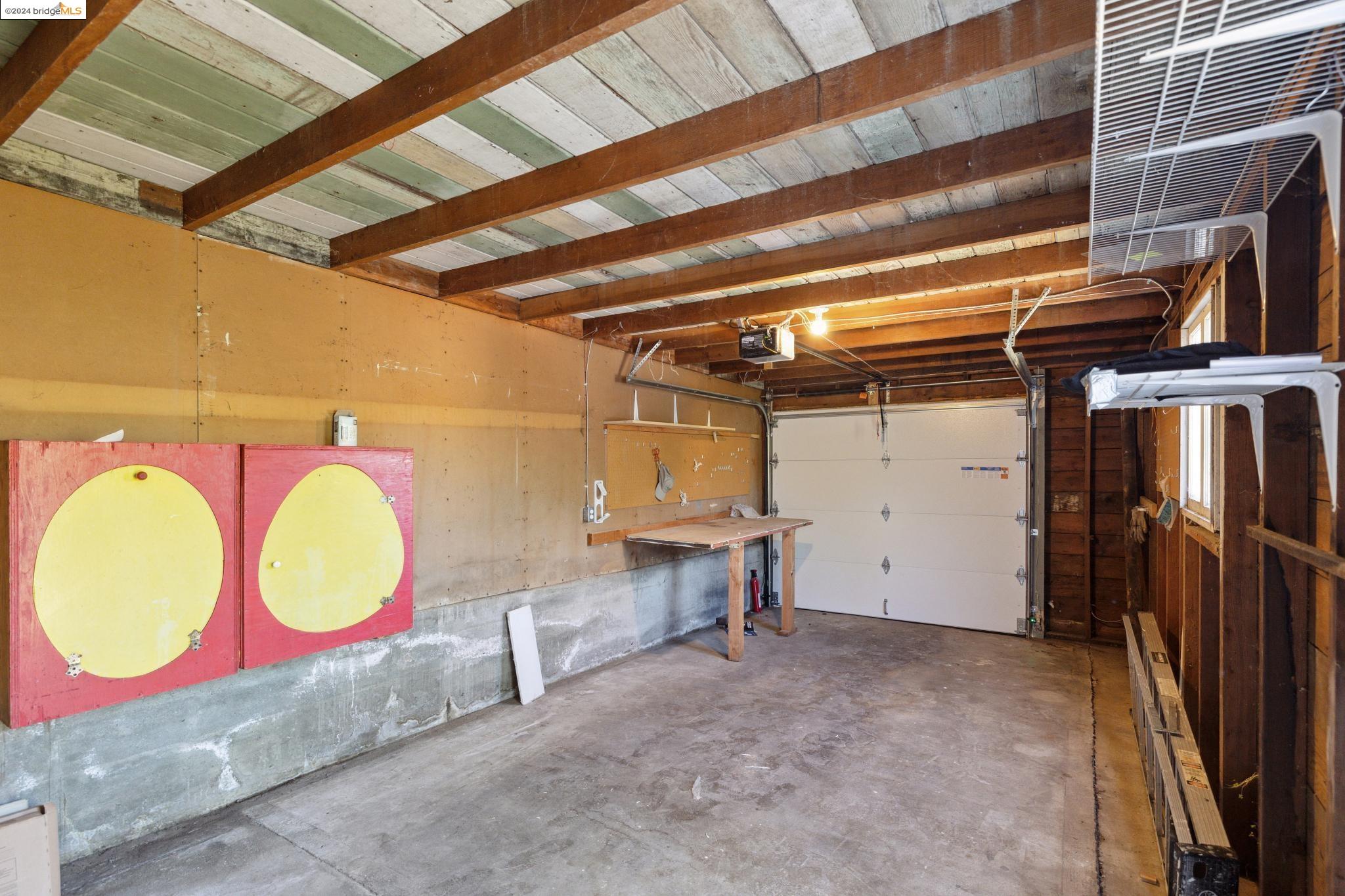 737 Neilson St
