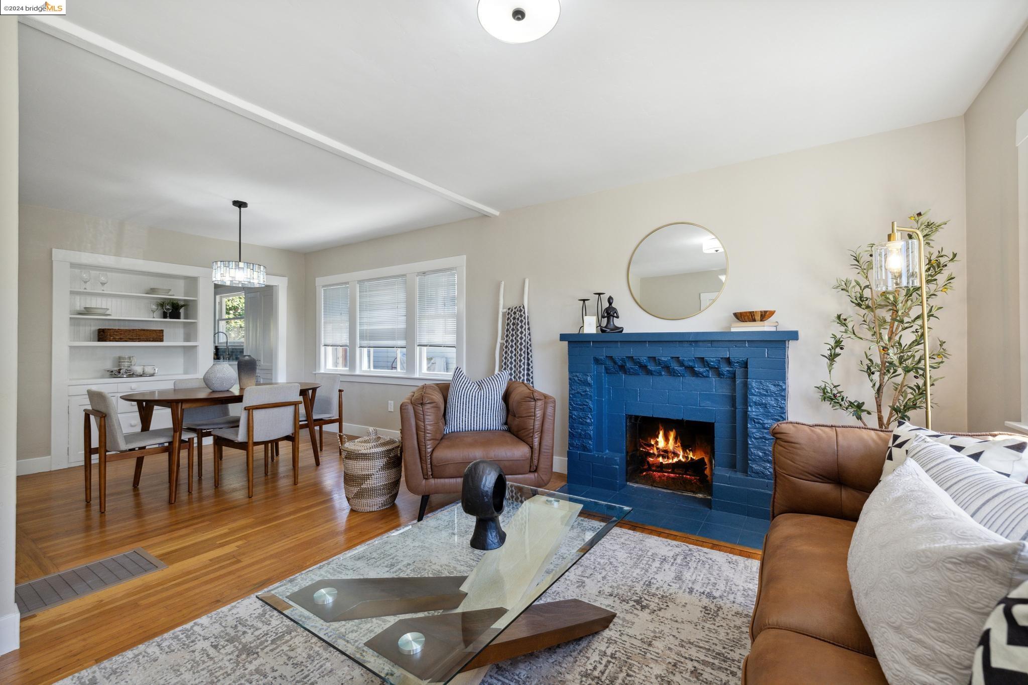 737 Neilson St