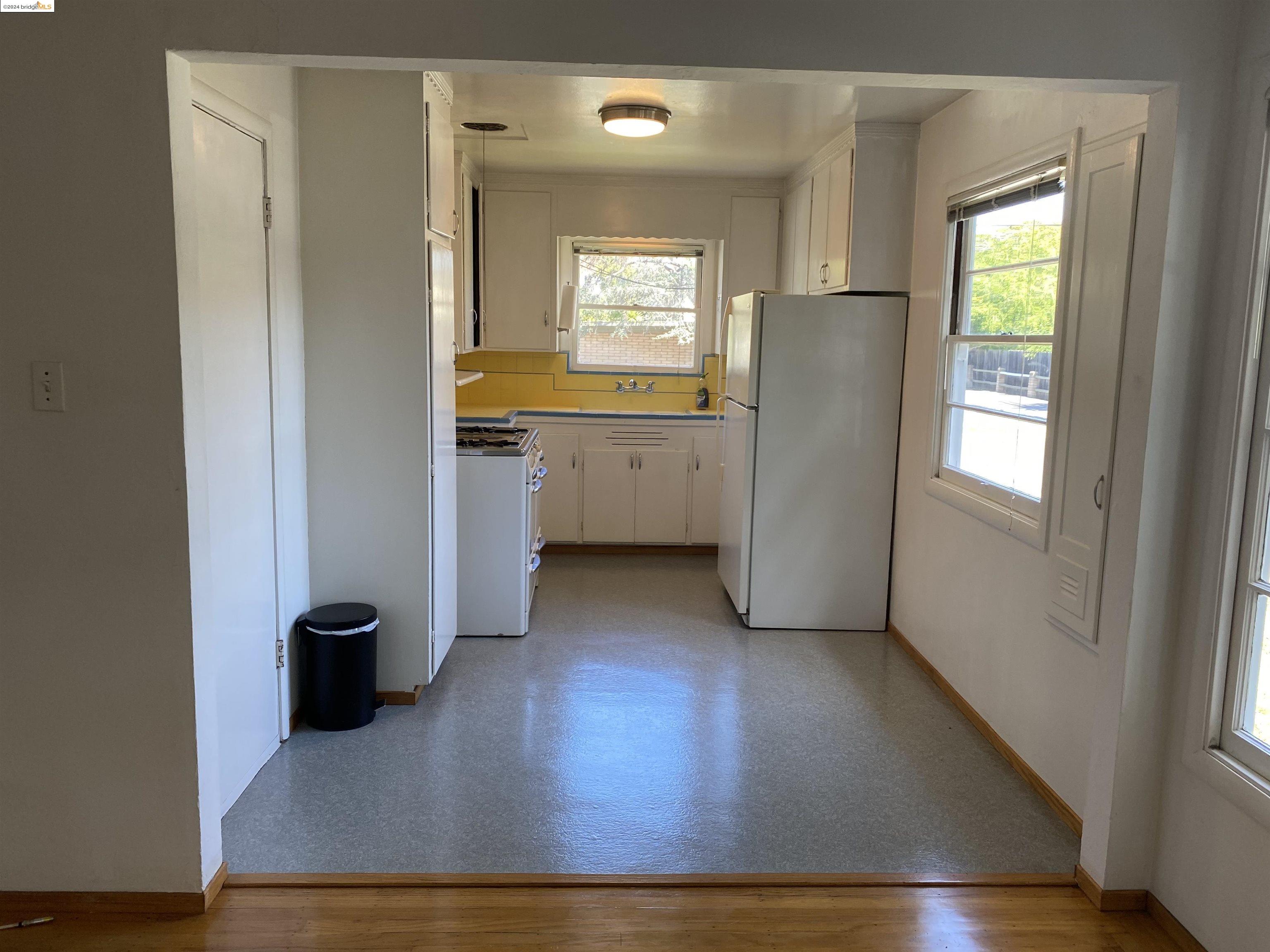 1041 Ranchito Ct