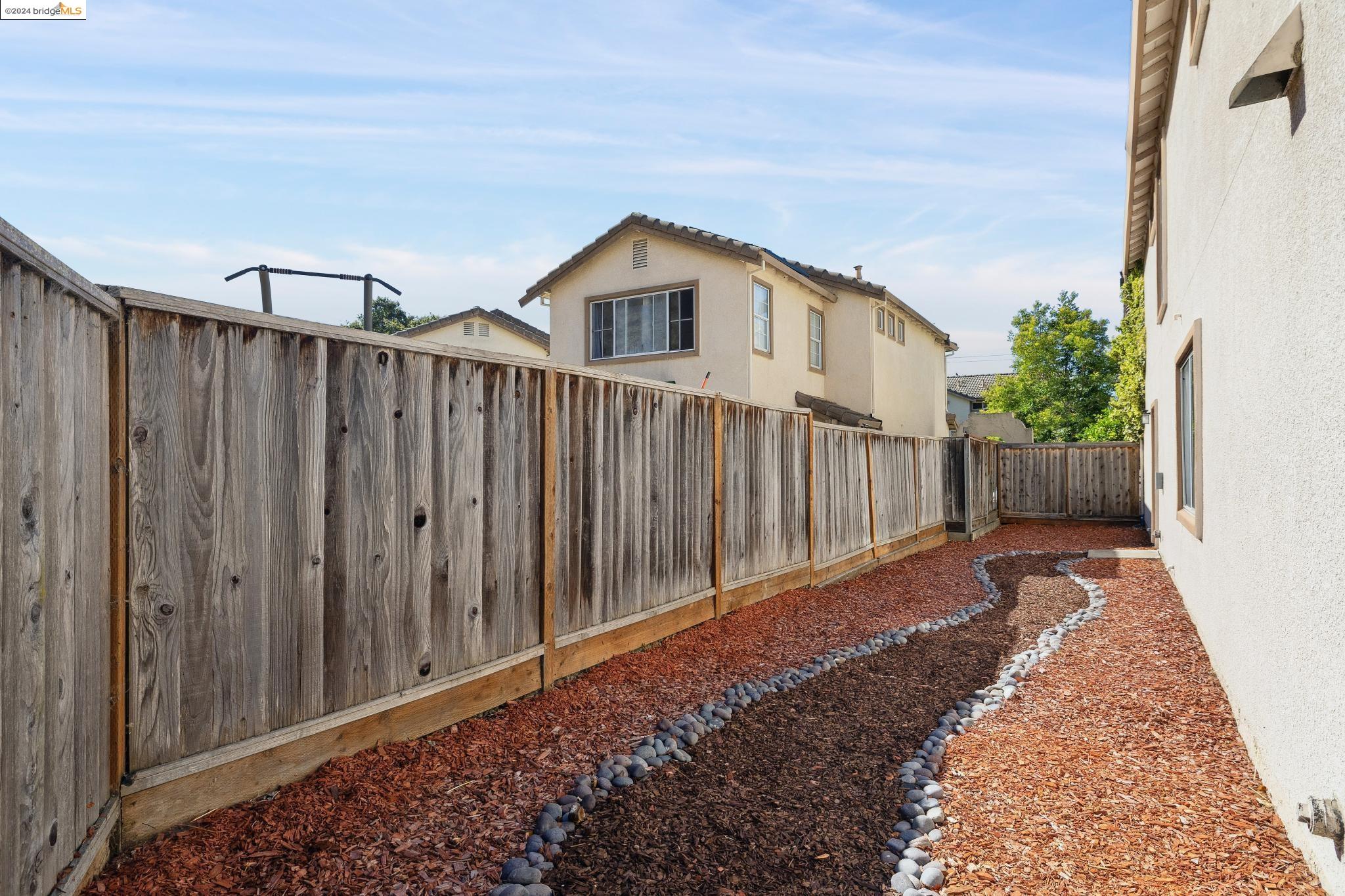 3126 Manzanita Ct