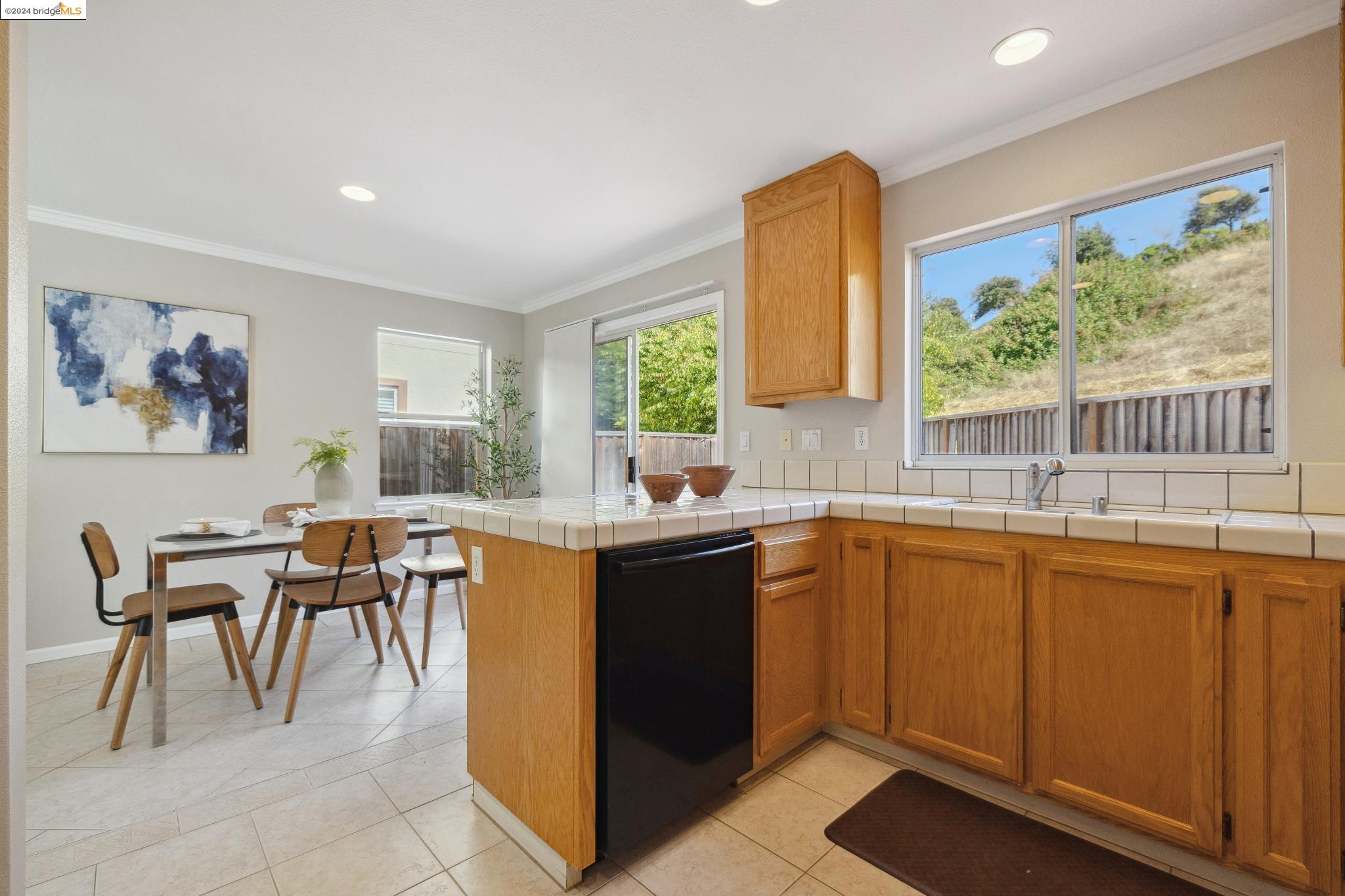3126 Manzanita Ct