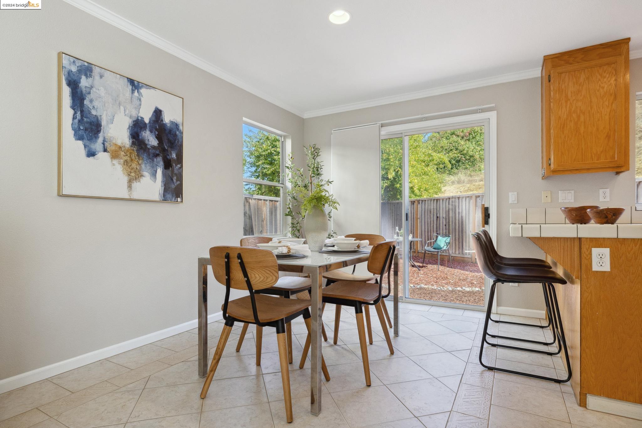 3126 Manzanita Ct
