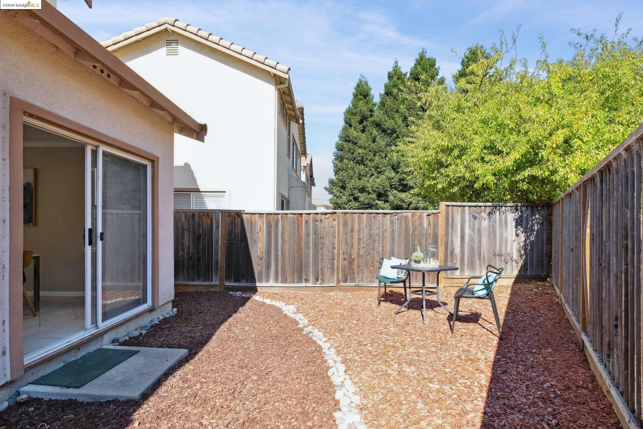 3126 Manzanita Ct