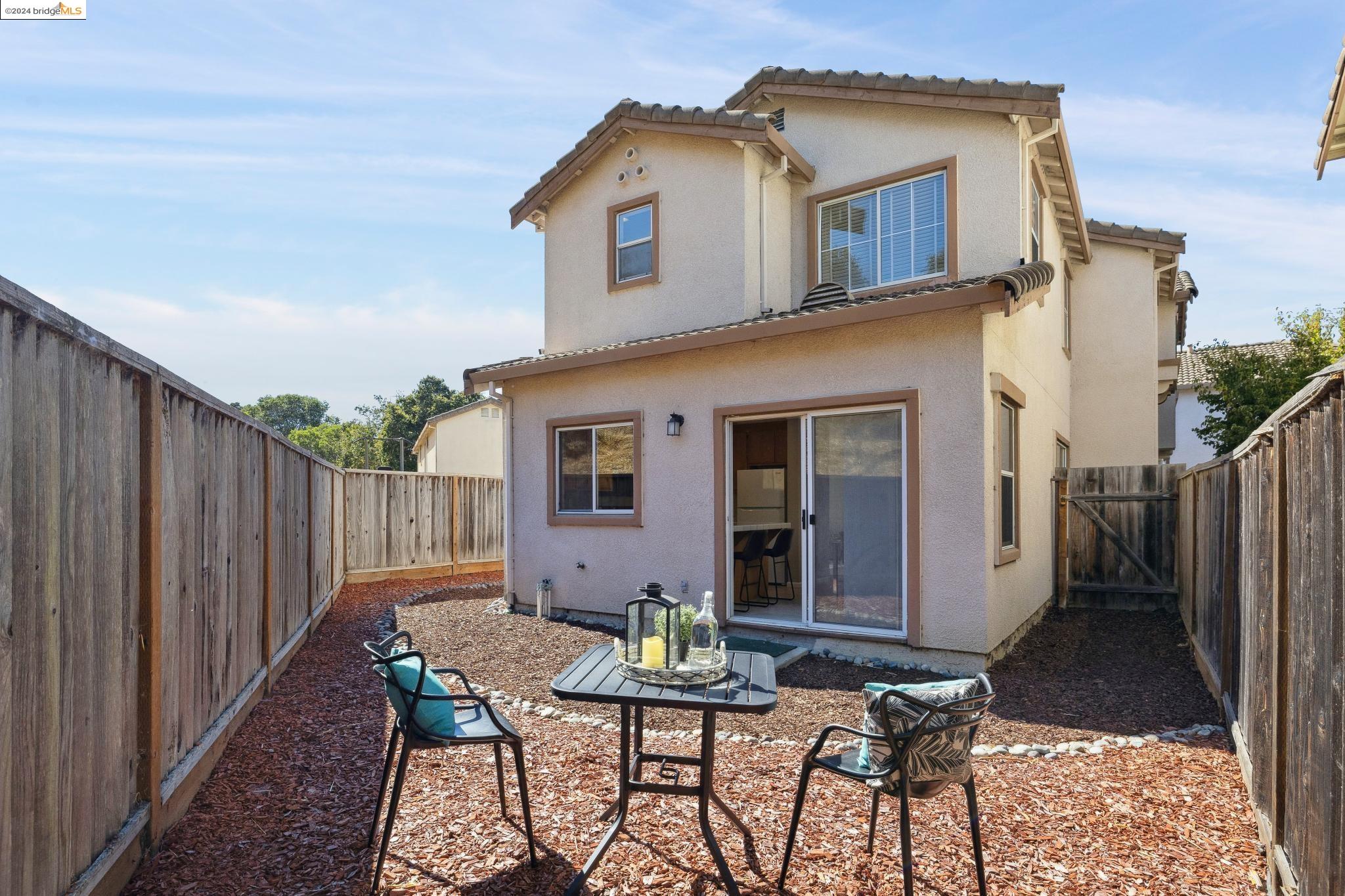 3126 Manzanita Ct