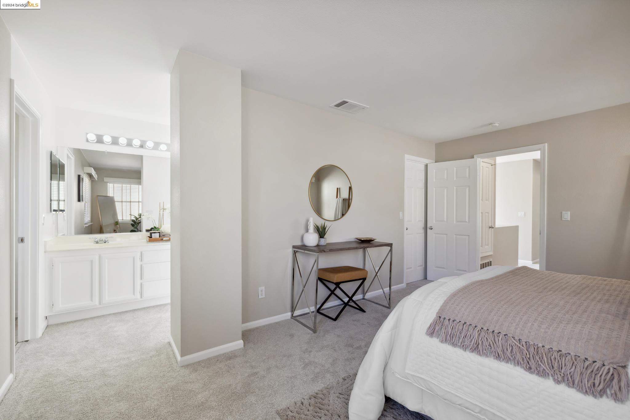3126 Manzanita Ct