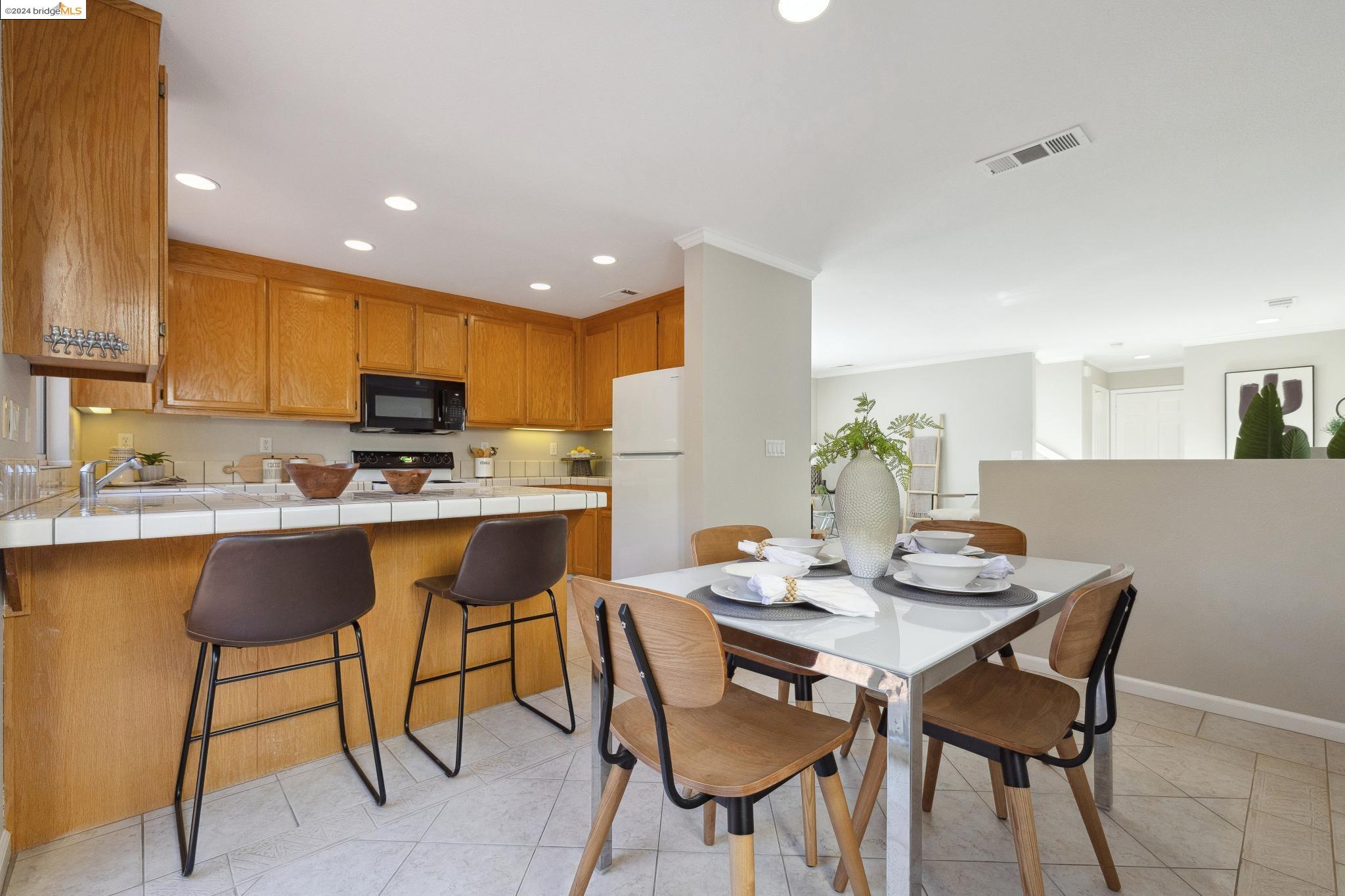3126 Manzanita Ct