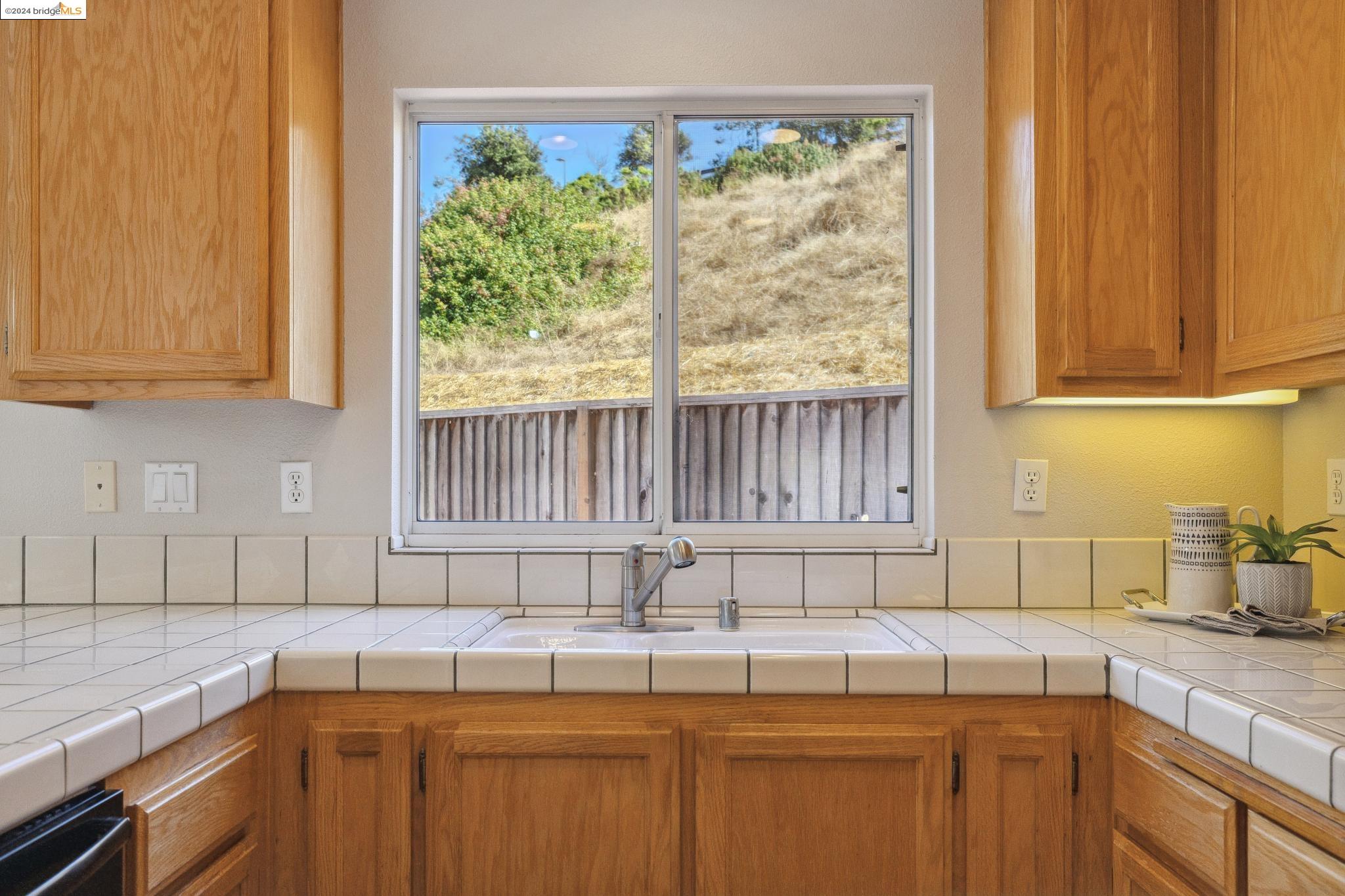 3126 Manzanita Ct