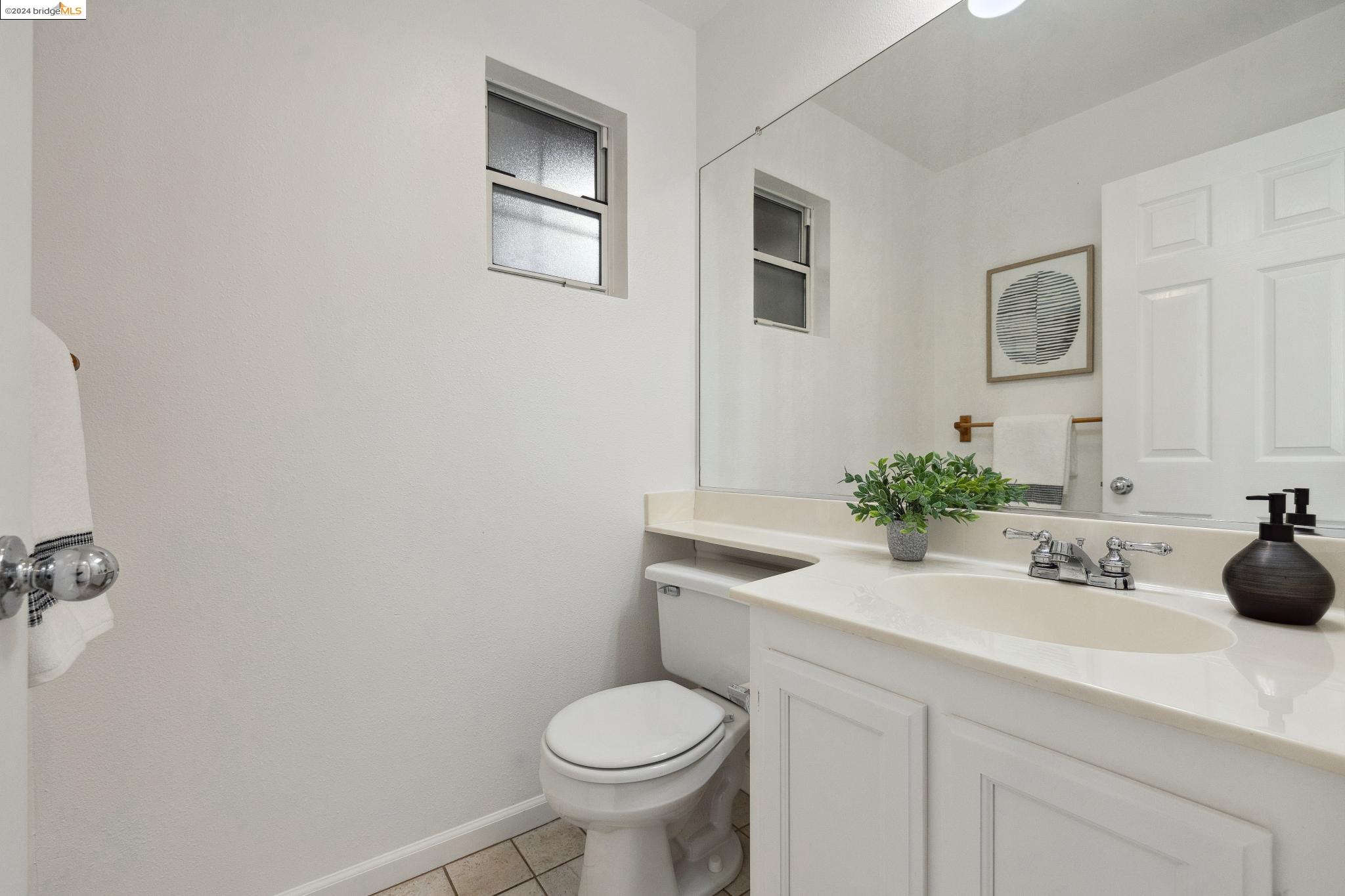 3126 Manzanita Ct