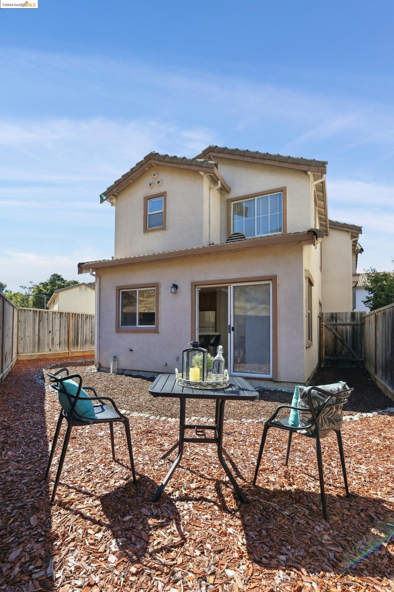 3126 Manzanita Ct