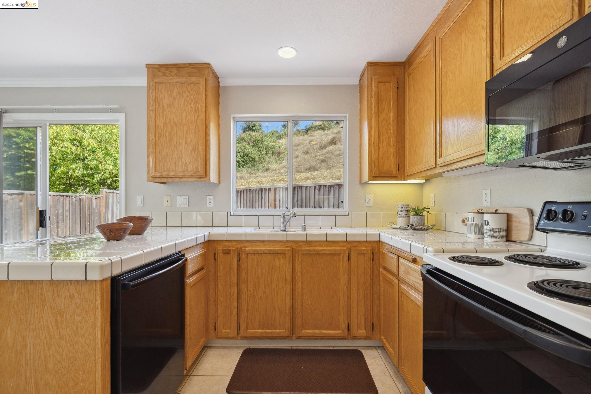 3126 Manzanita Ct