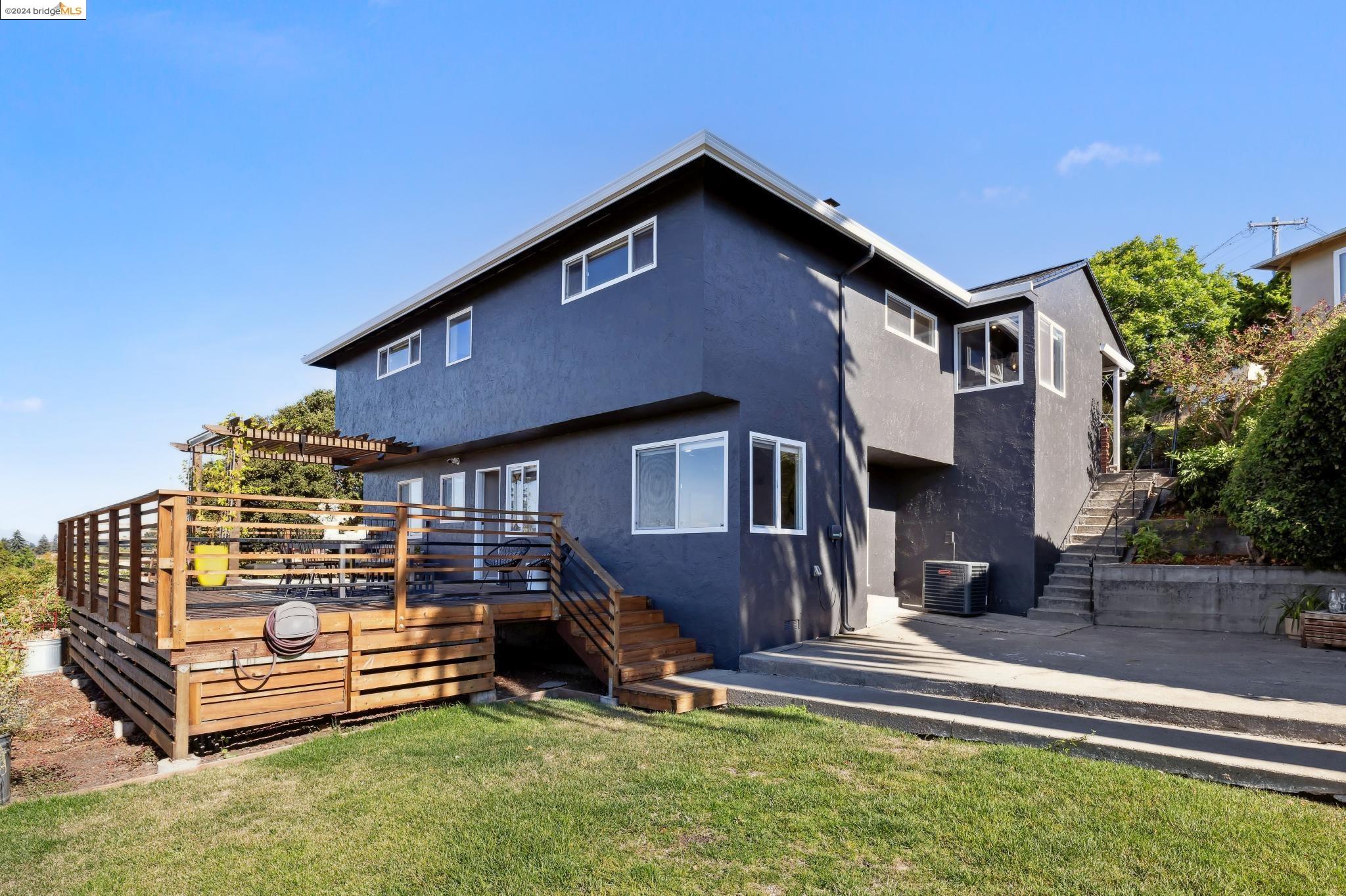 4101 Eastlake Ave