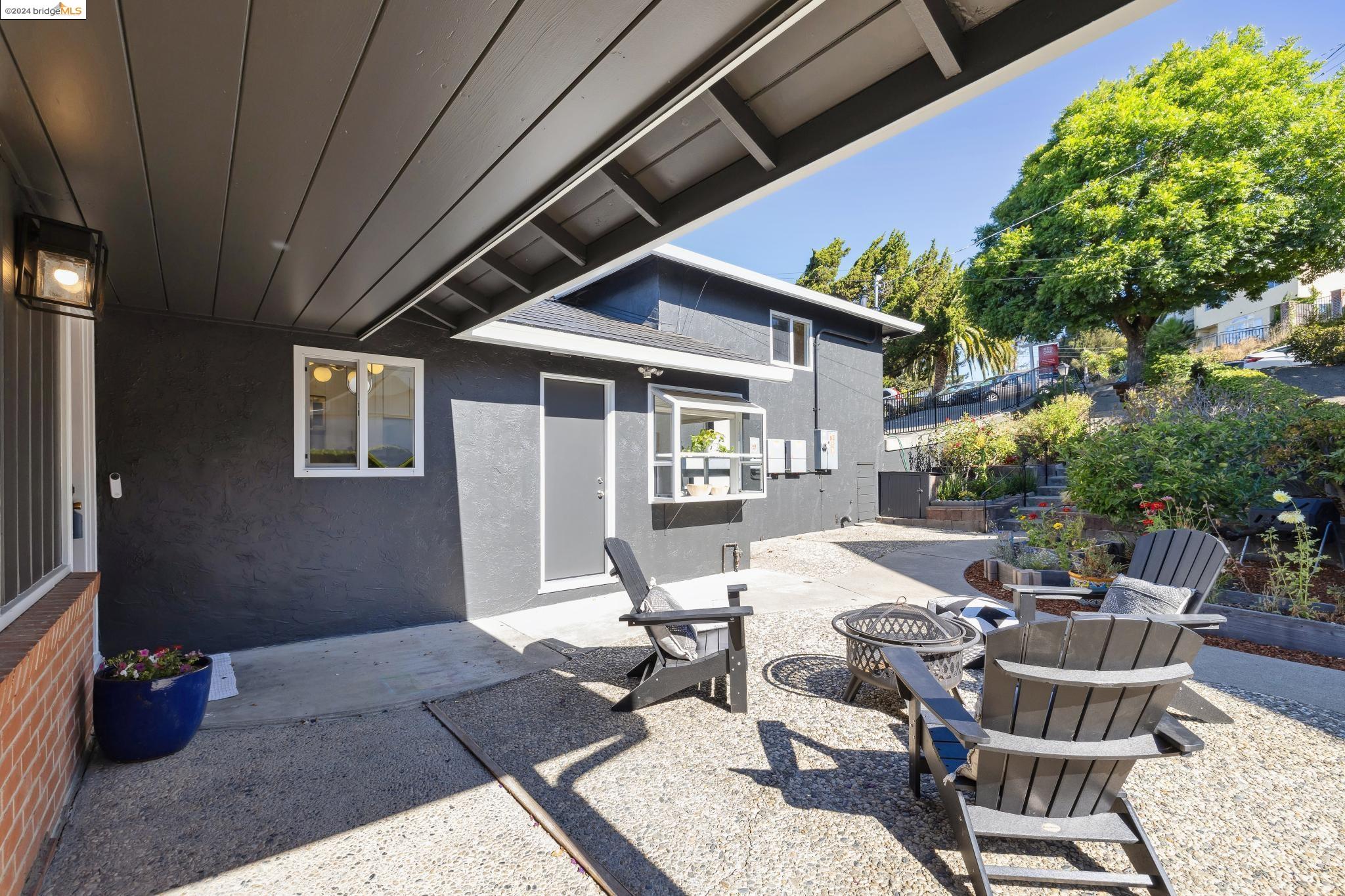 4101 Eastlake Ave