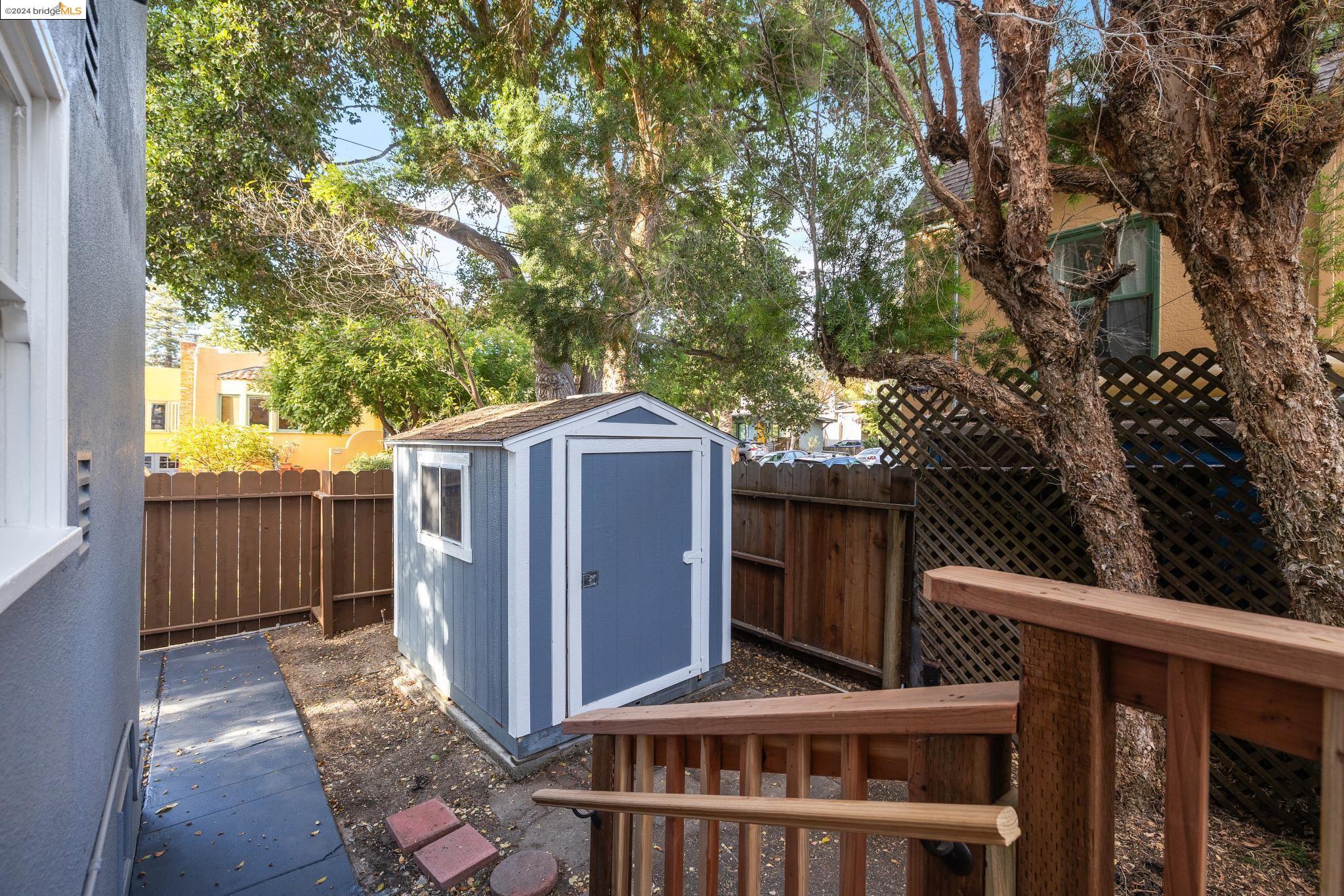 831 Ensenada Ave