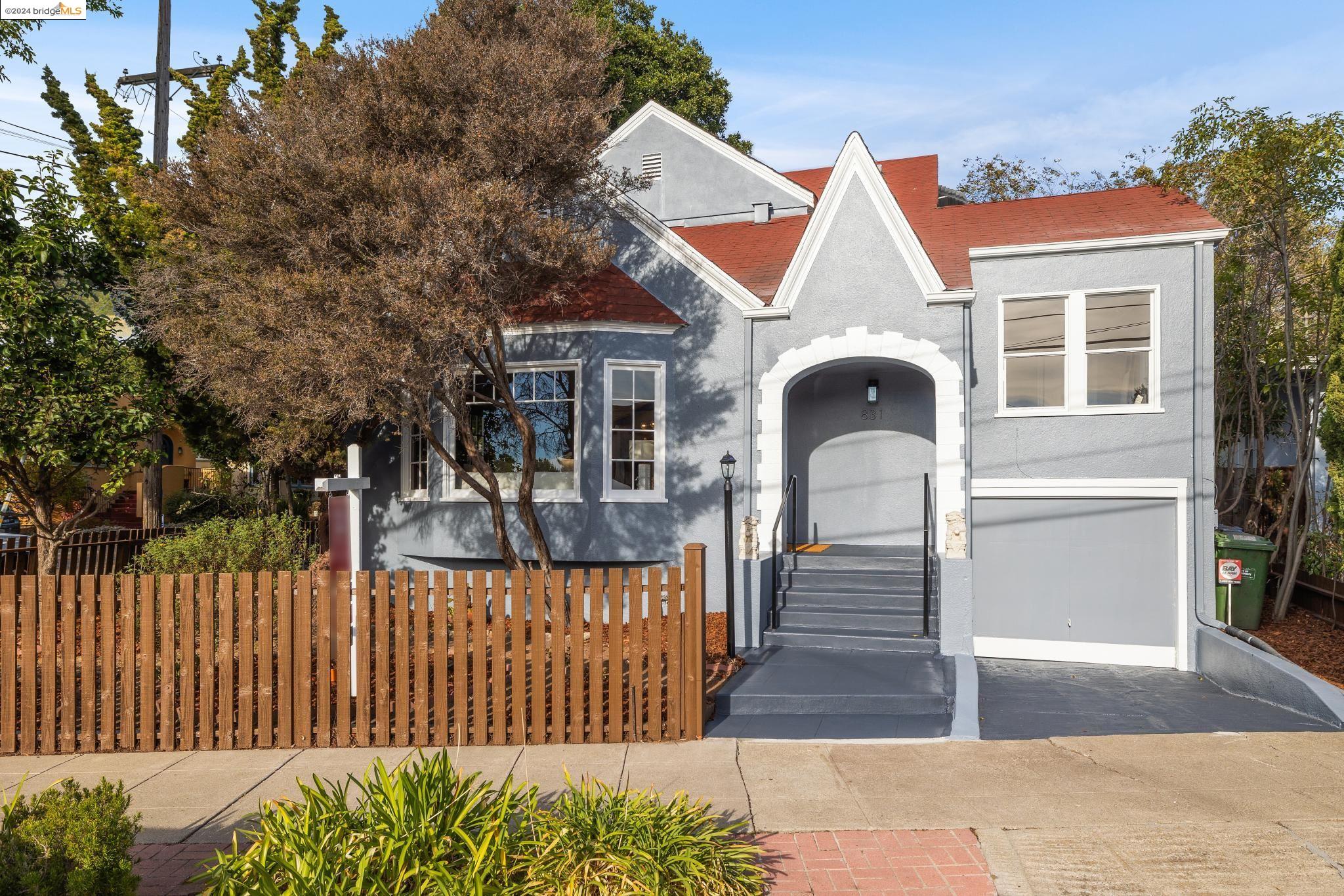 831 Ensenada Ave
