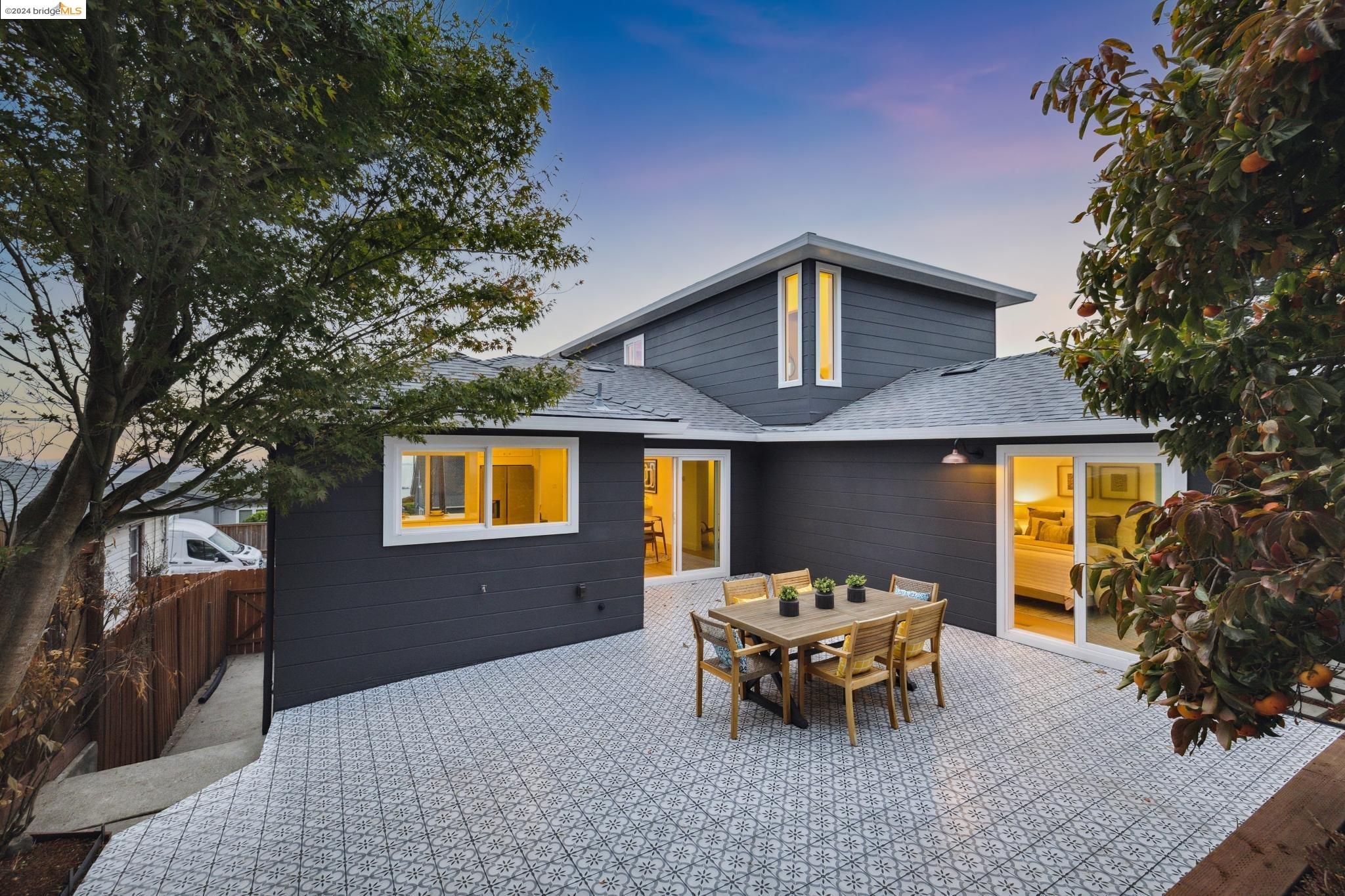 21 Highland Blvd