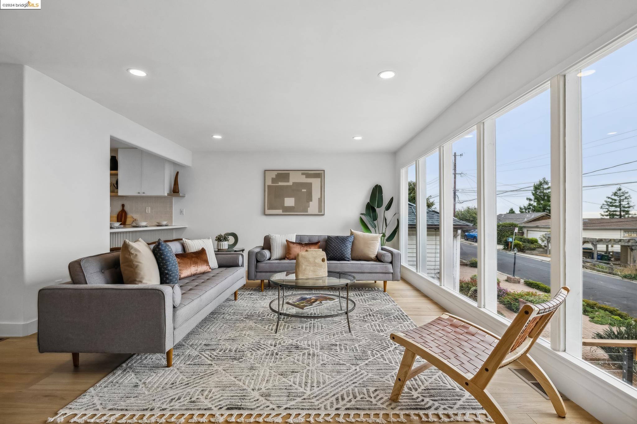 21 Highland Blvd